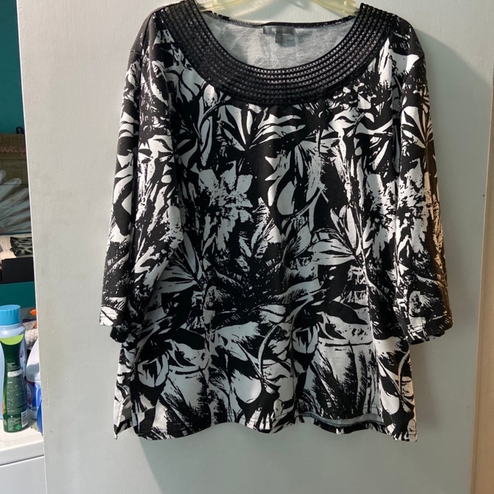 Black and white top in EUC